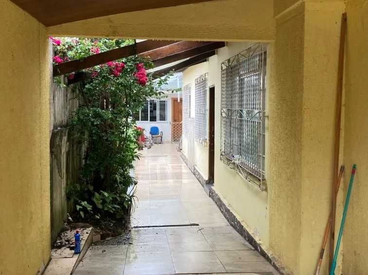 Casa à Venda com 4 Quartos, Edícula Completa e Ampla Área em T...