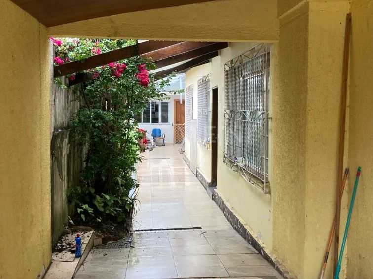 Casa à Venda com 4 Quartos, Edícula Completa e Ampla Área em T...