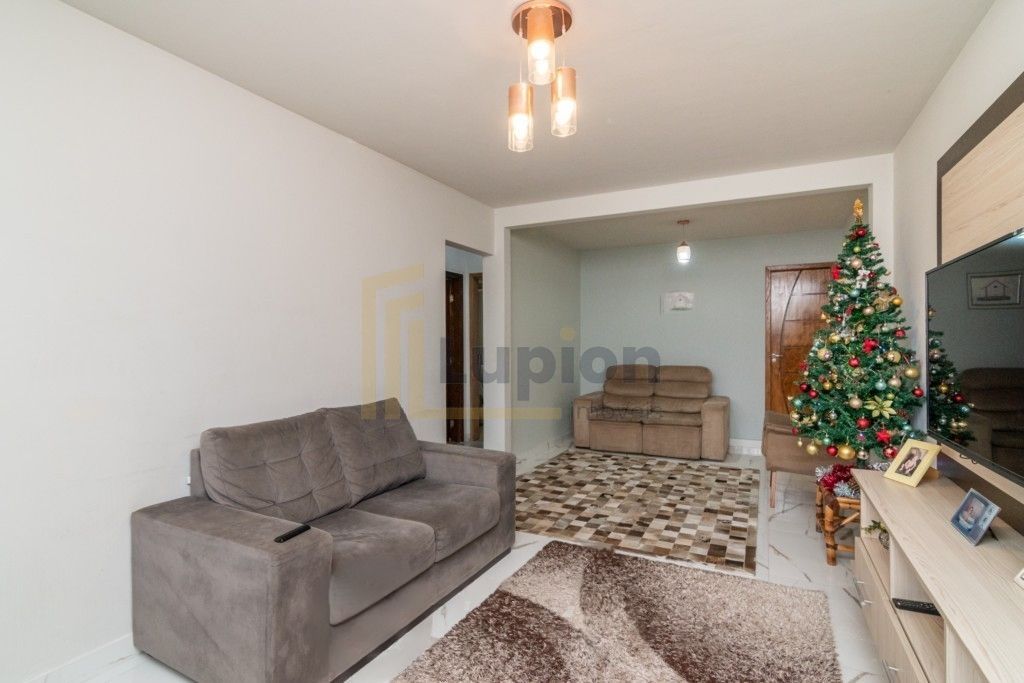 Casa à Venda no Uberaba  3 Dormitórios, Suíte e Terreno Amplo