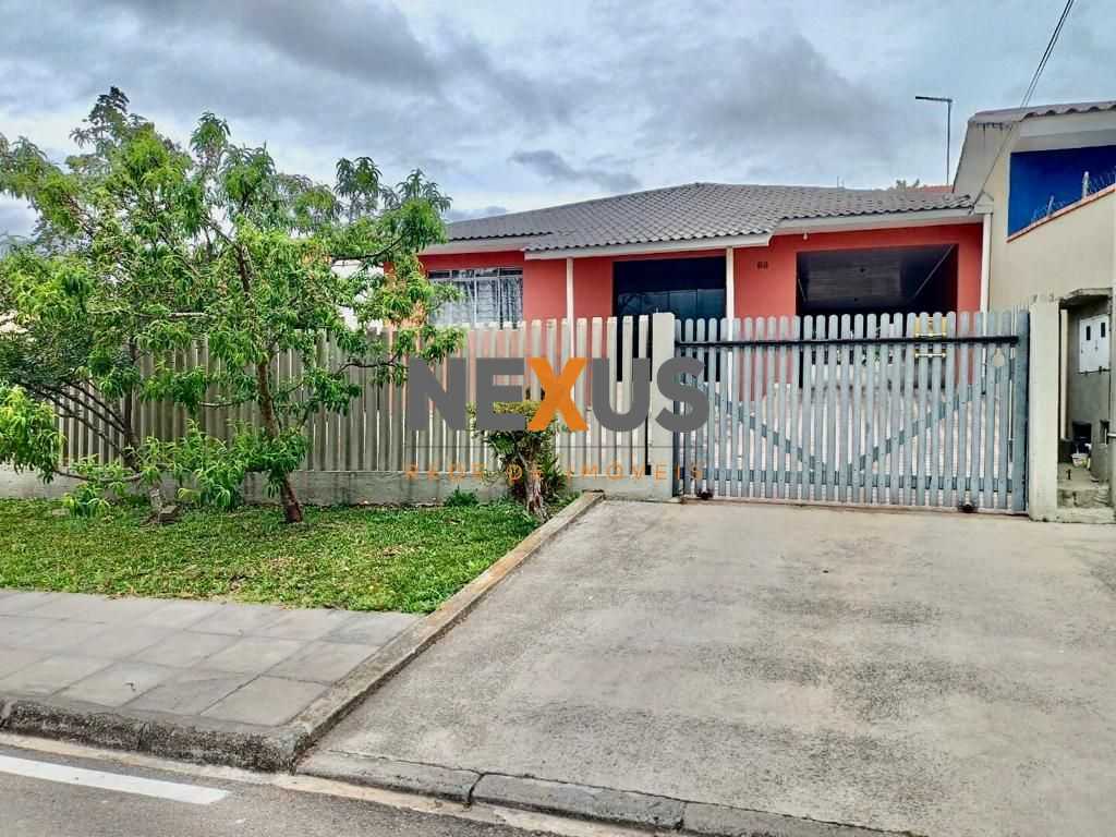Imóvel com Duas Casas e Sobrado. Espaço, Conforto e Variedade ...