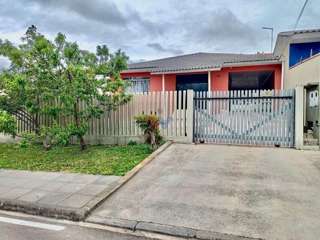 Imóvel com Duas Casas e Sobrado. Espaço, Conforto e Variedade ...