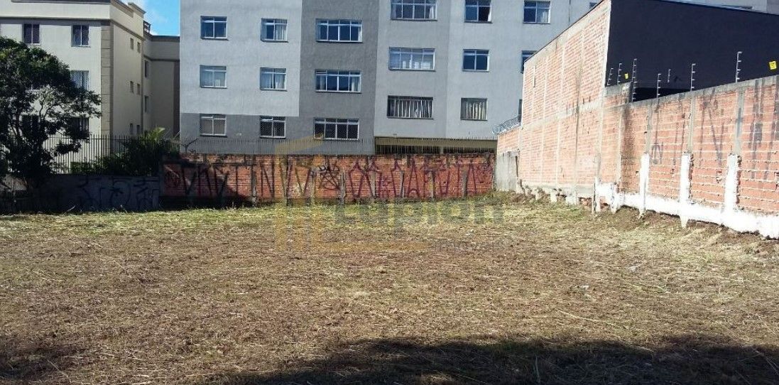 Terreno 880m  no Bairro Portão  Próximo ao Shopping Palladium