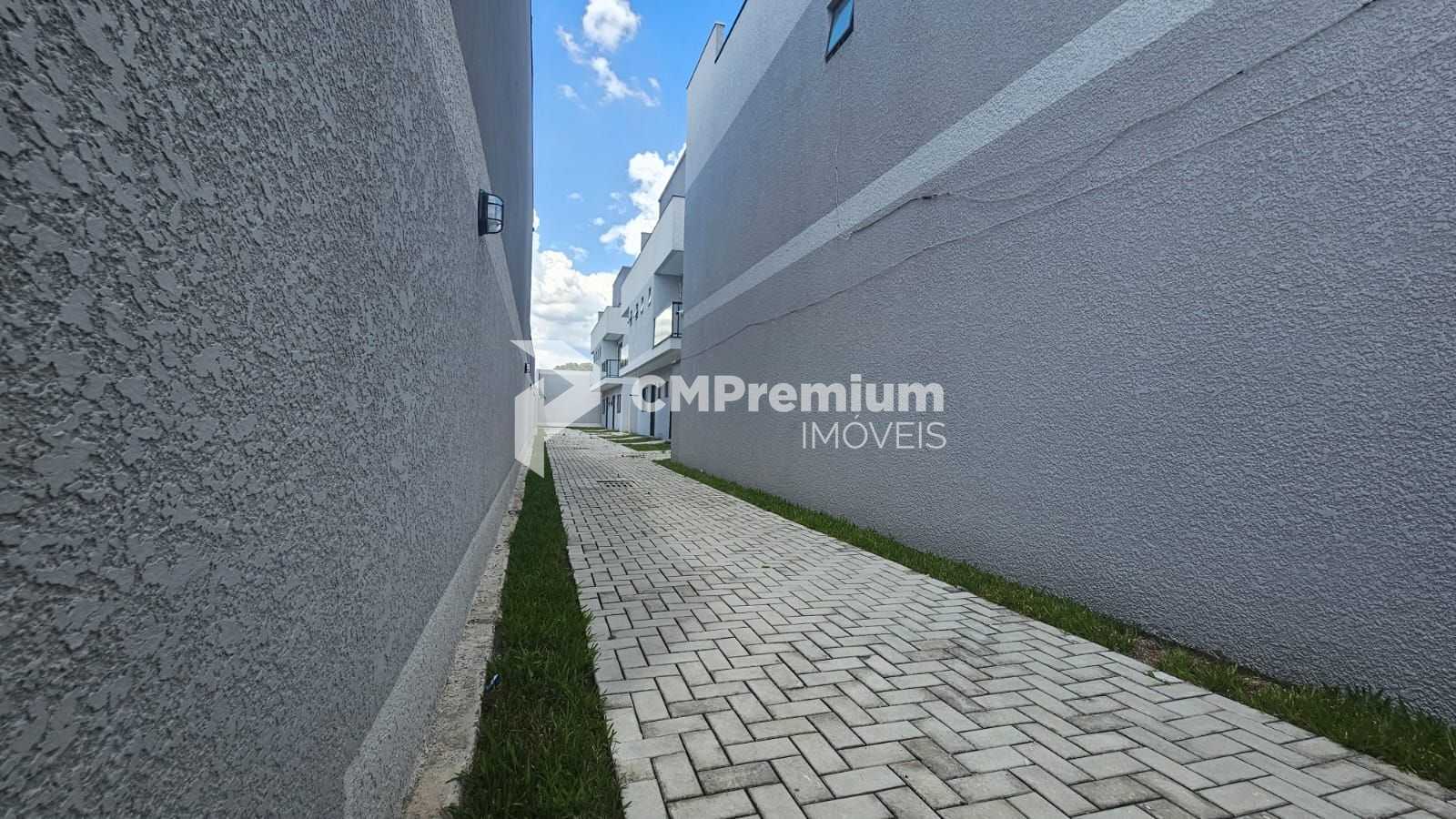 Lindo sobrado novo com terraço e vista da Serra do Mar  Boqueirão