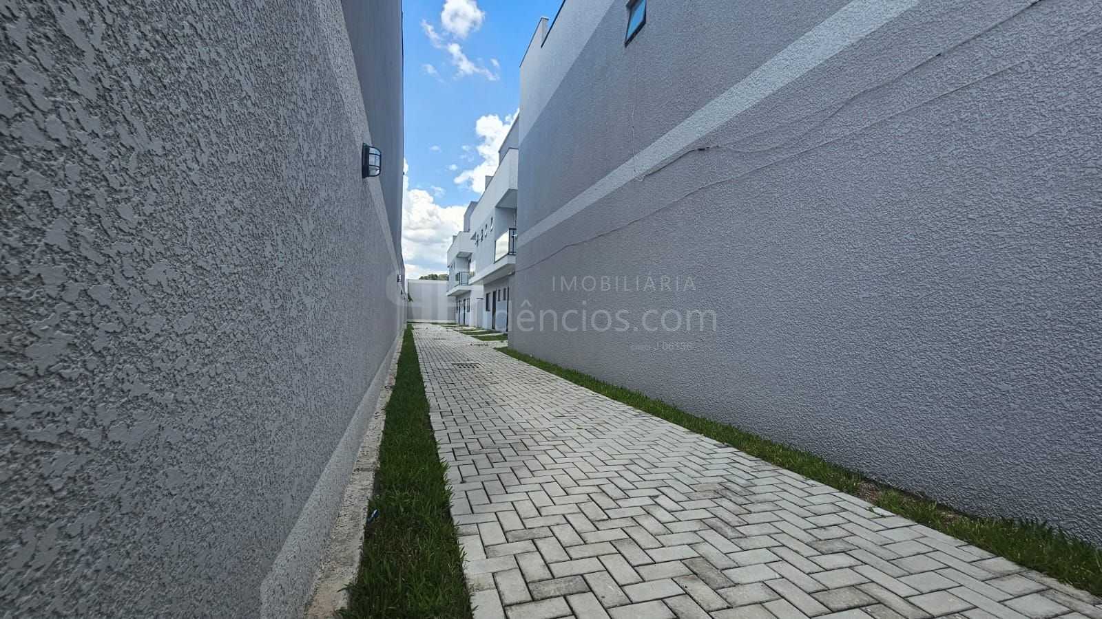 Lindo sobrado novo com terraço e vista da Serra do Mar  Boqueirão