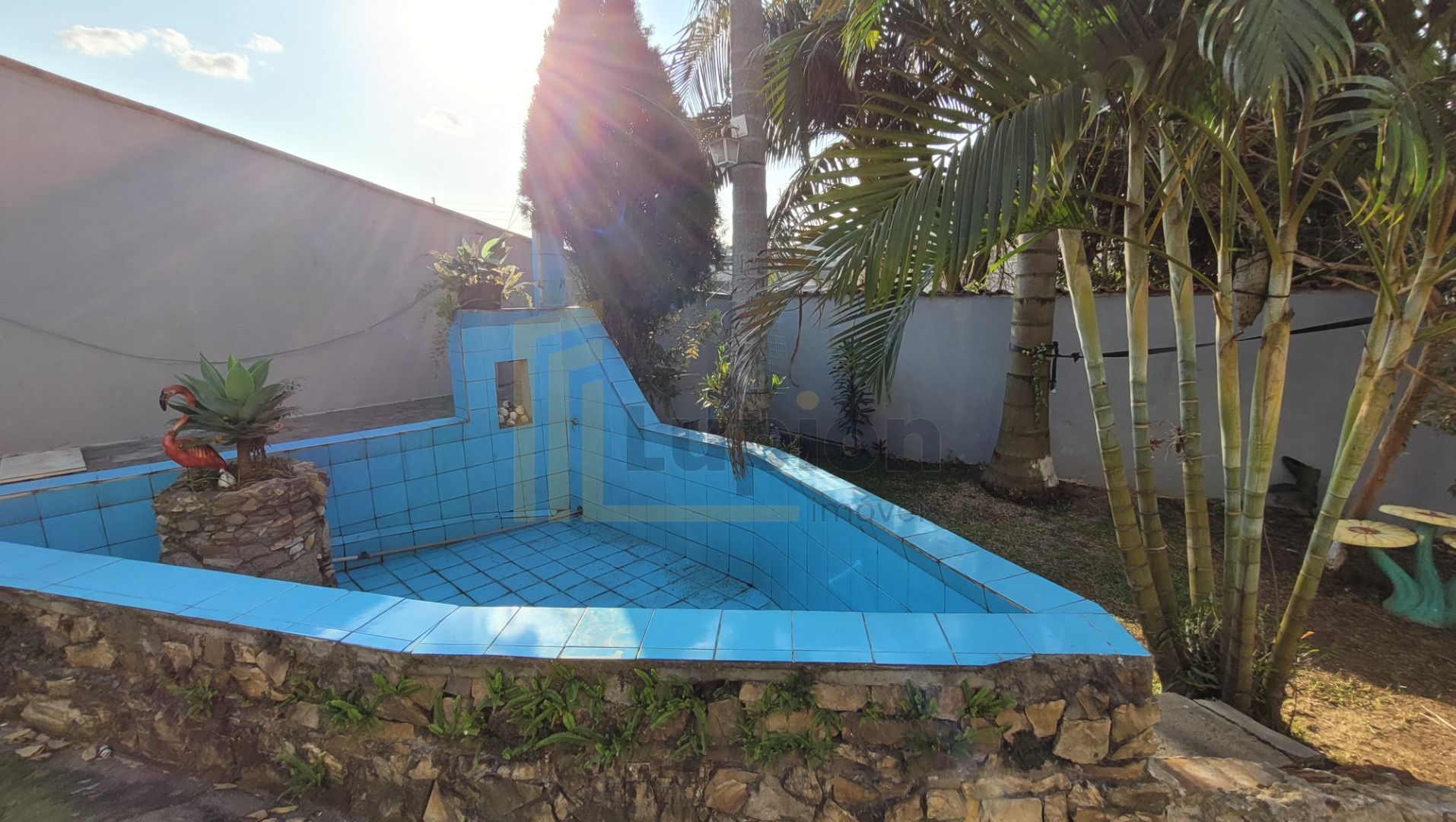 Casa ampla, ensolarada e com quintal no Portão, 4 quartos, sac...