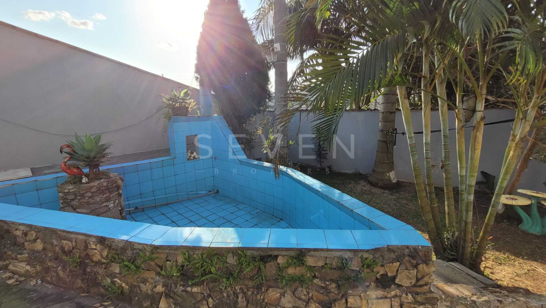 Casa ampla, ensolarada e com quintal no Portão, 4 quartos, sac...