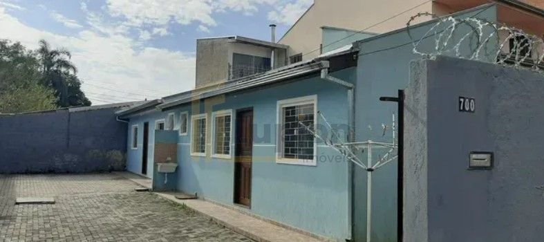 Investimento Seguro em Curitiba  4 Casas Alugadas no Bairro Bo...