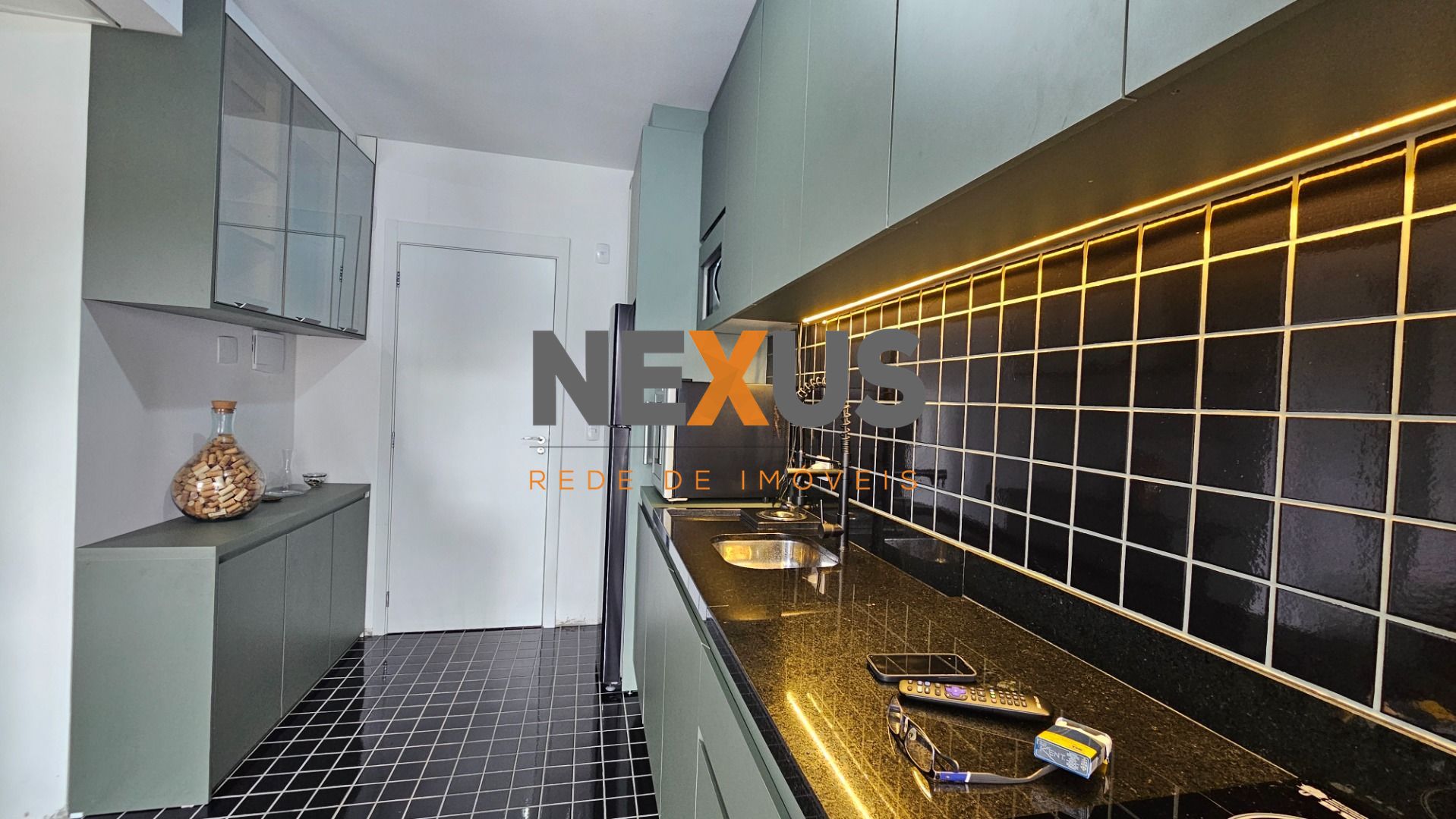 Studio novo e mobiliado de 25m próximo à Unicuritiba e PUC