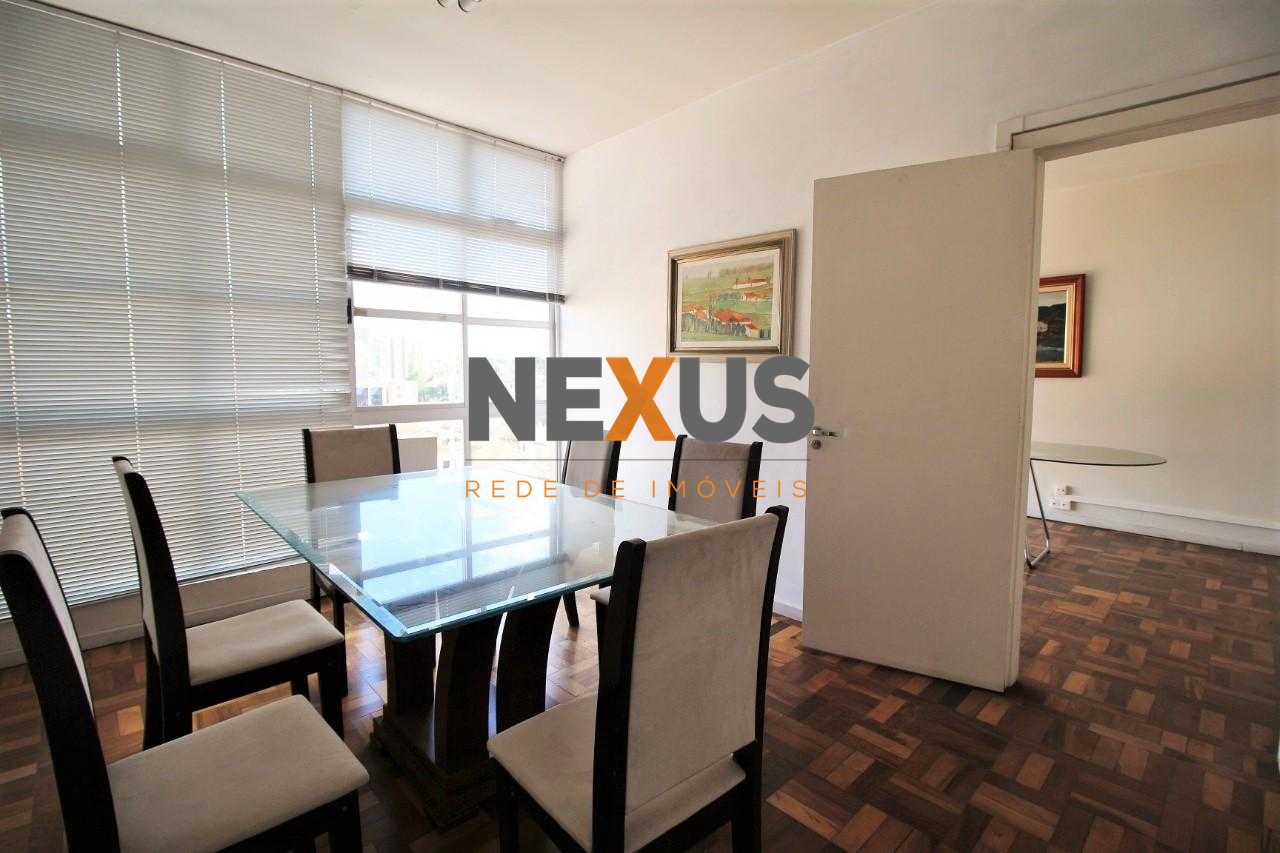 Conjunto Comercial Mobiliado no Centro de Curitiba  Frente Rua...