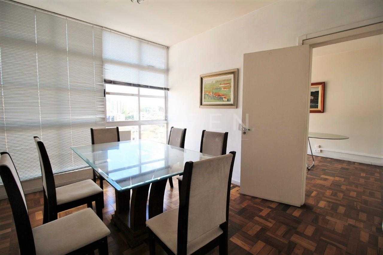 Conjunto Comercial Mobiliado no Centro de Curitiba  Frente Rua...