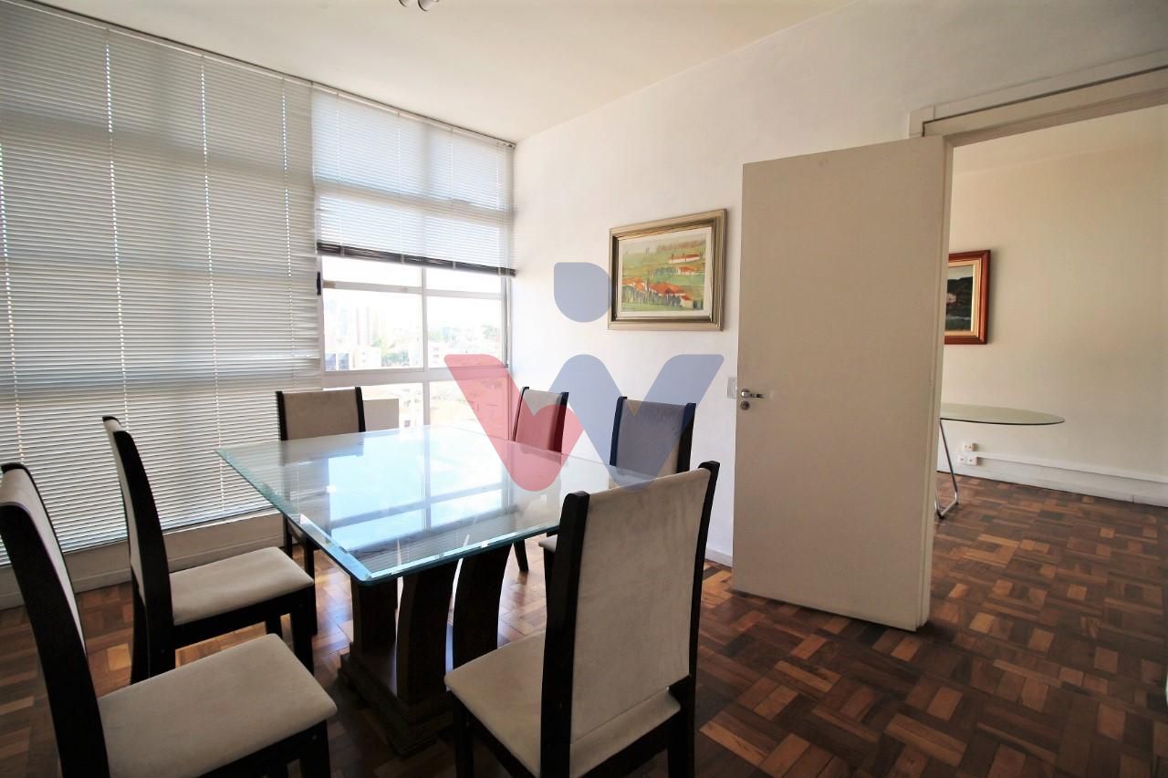 Conjunto Comercial Mobiliado no Centro de Curitiba  Frente Rua...