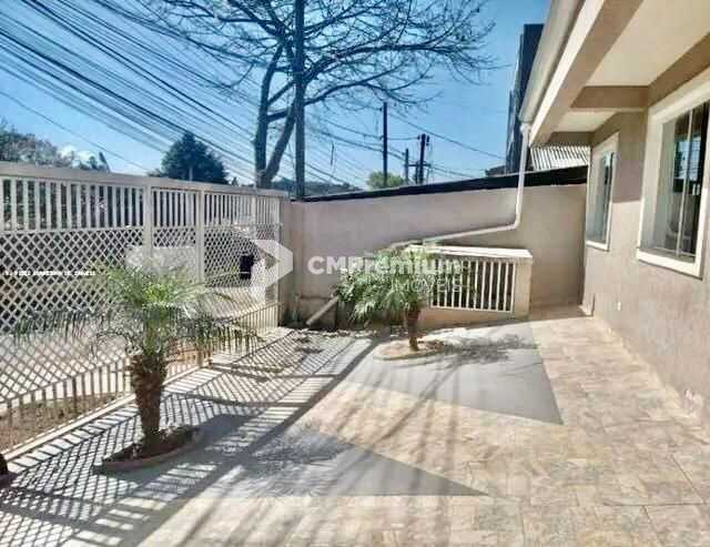 Espetacular Casa à Venda em Curitiba  4 Dormitórios, 2 Suítes,...