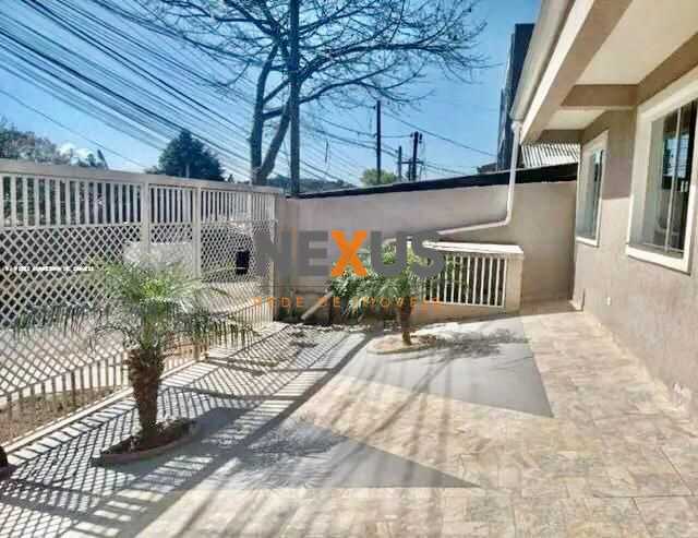 Espetacular Casa à Venda em Curitiba  4 Dormitórios, 2 Suítes,...