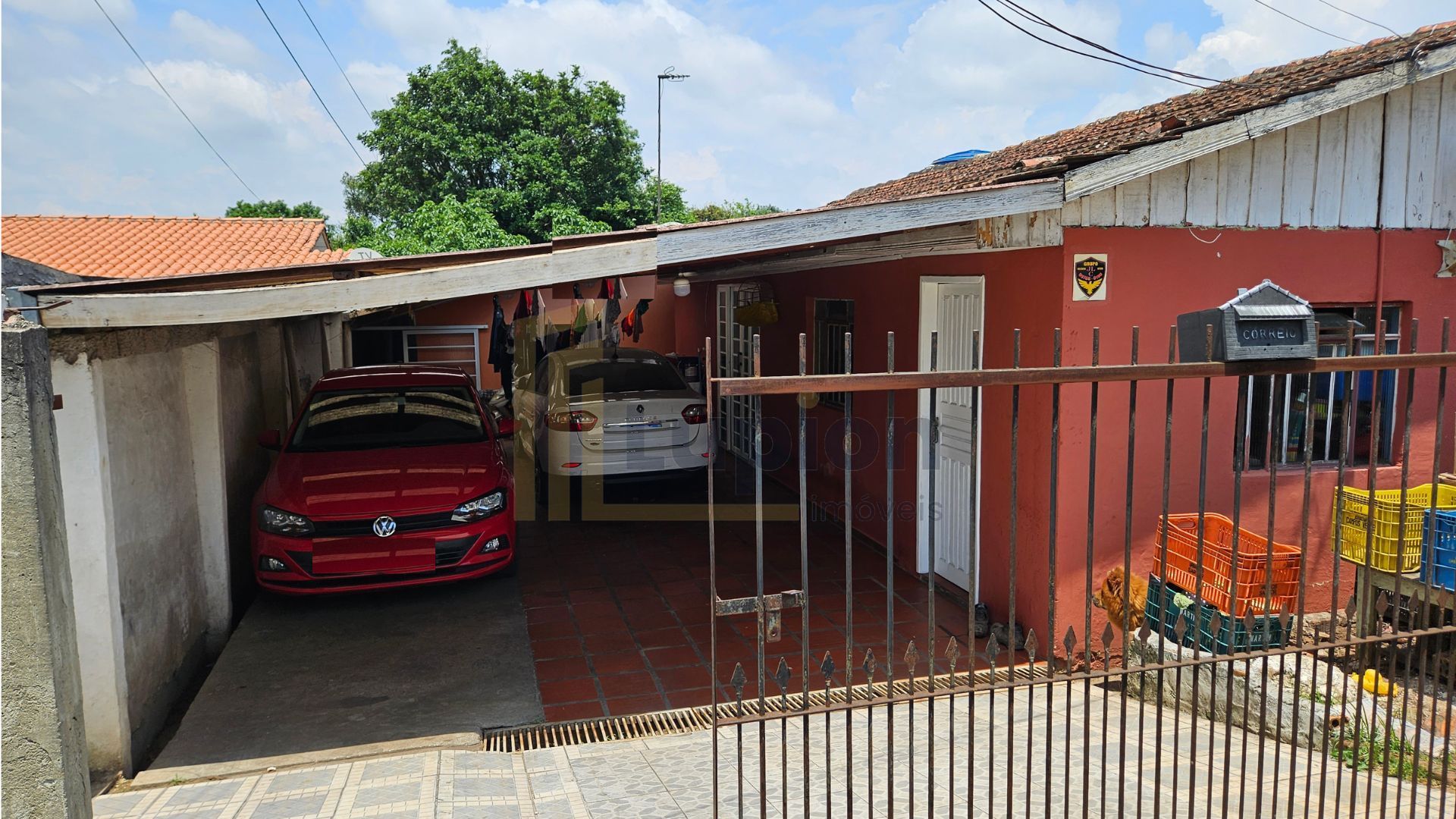 Duas casas em alvenaria em Araucária  360m  para morar e inves...