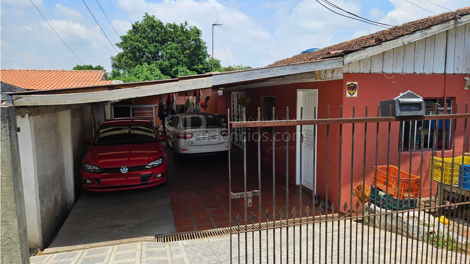Duas casas em alvenaria em Araucária  360m  para morar e inves...