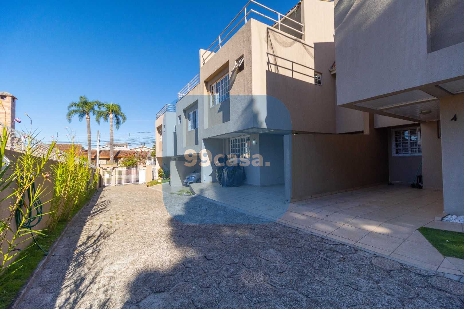 Sobrado Triplex 129m  em Condomínio Fechado no Portão  Seguran...