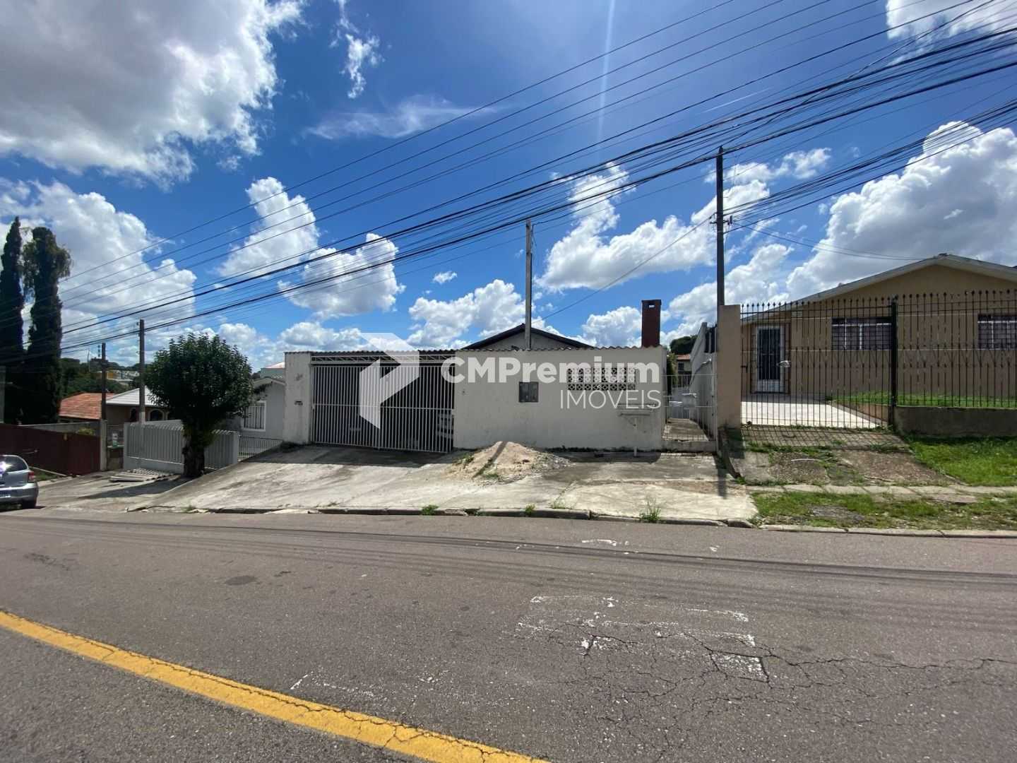 Oportunidade Única no Capão Raso  Terreno com Casa e 4 Quitine...