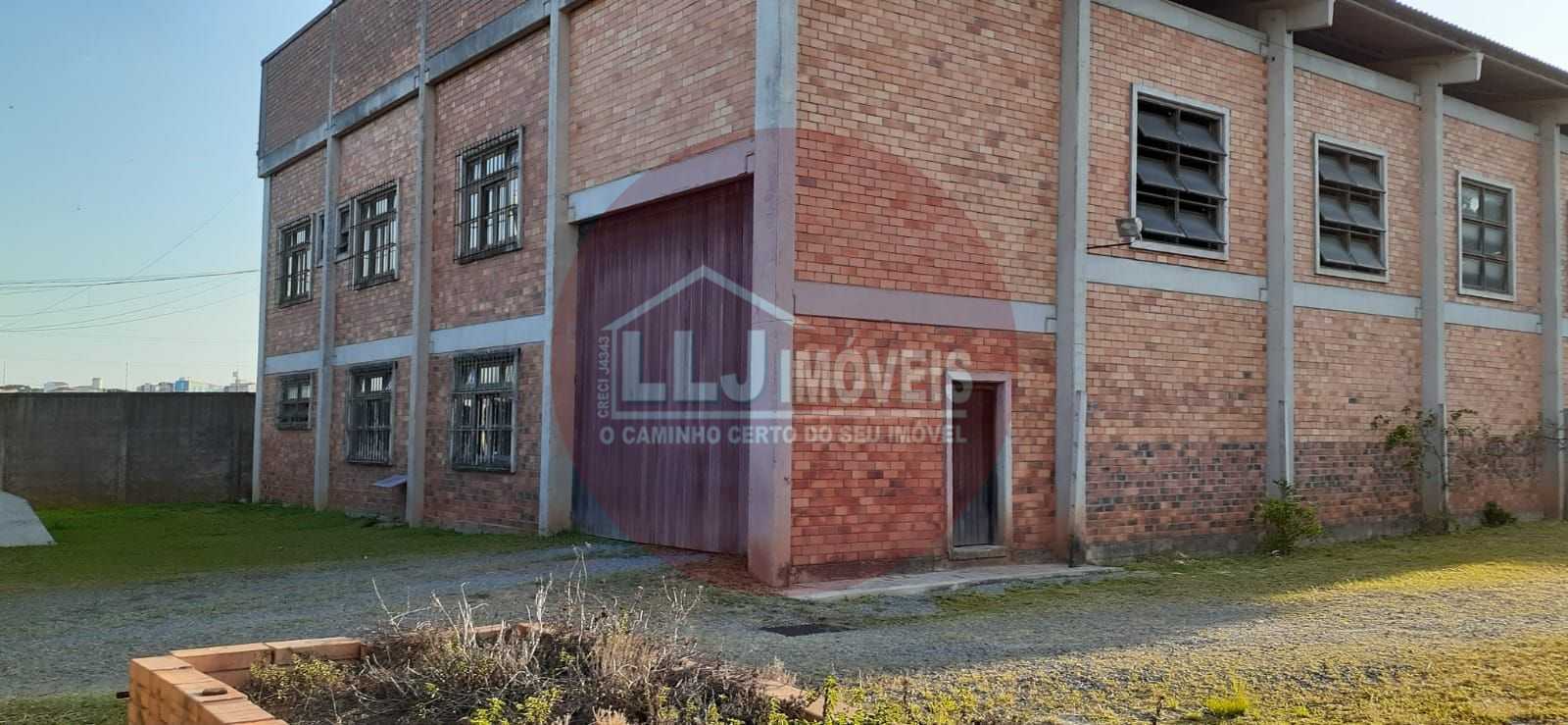 Barracão na Cidade Industrial com 1.075m , Pátio Amplo e Escritórios