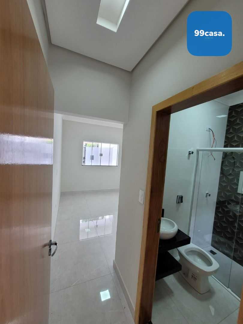 CCasa Espaçosa com 3 Dormitórios à Venda em Jardim Novo Oásis,...