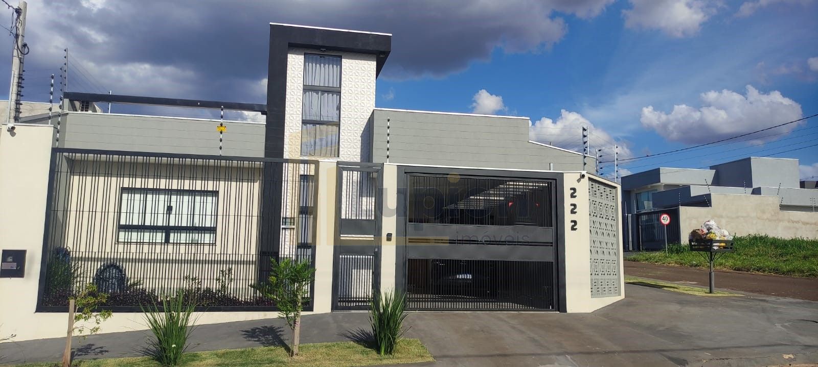 Casa com 3 Dormitórios, Suíte e Piscina Aquecida  Jardim Muniq...