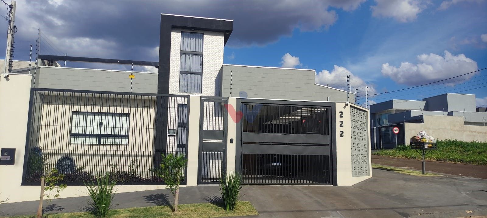 Casa com 3 Dormitórios, Suíte e Piscina Aquecida  Jardim Muniq...