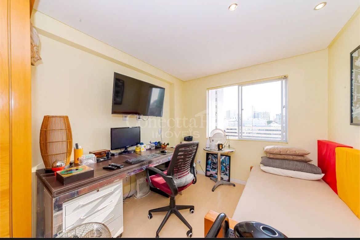 Viva no Centro de Curitiba, Apartamento Mobiliado e Pronto par...