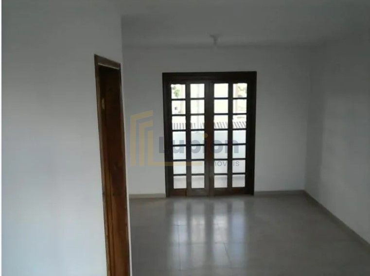 Sobrado 212m  com suíte, sala de festas, churrasqueira e amplo...