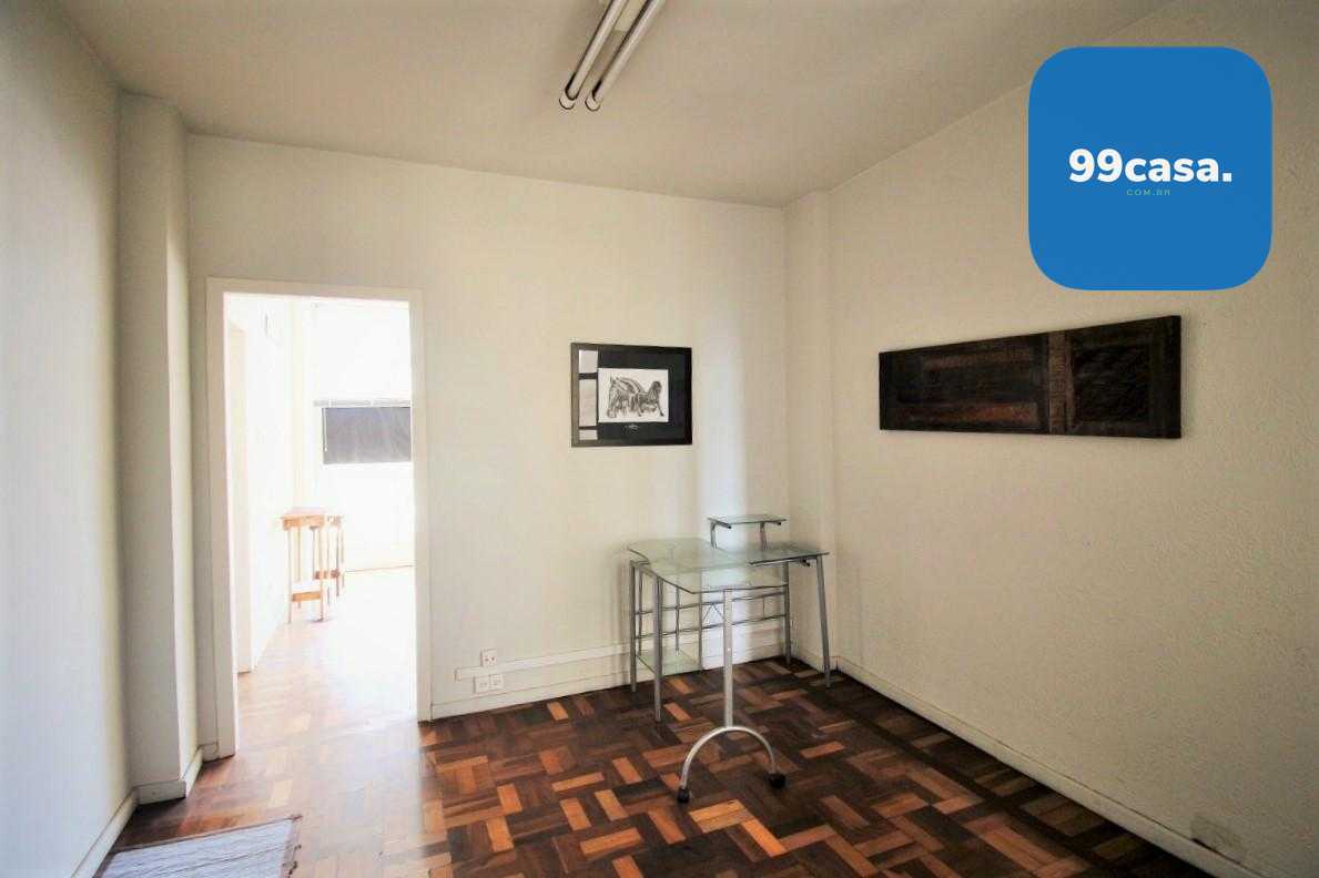 Conjunto Comercial Mobiliado no Centro de Curitiba  Frente Rua...