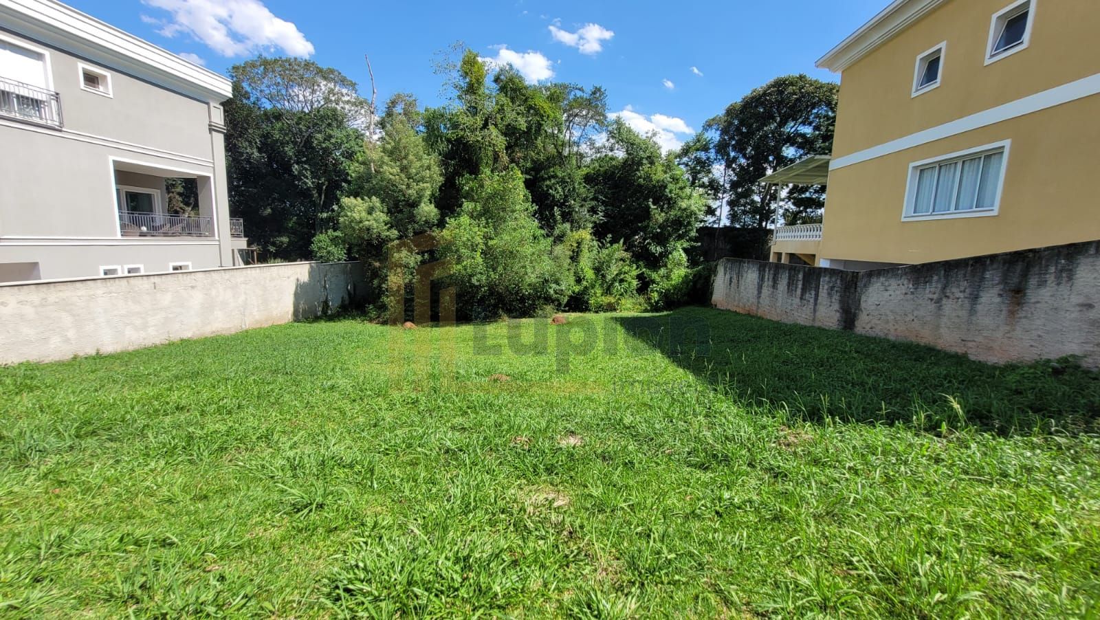 Terreno em Condomínio de Alto Padrão no Campo Comprido com Pro...