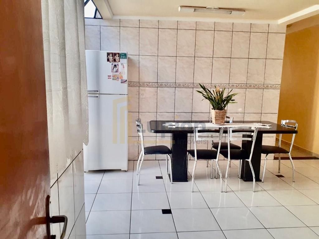 Oportunidade Única  2 Sobrados em um Mesmo Terreno  Conforto, ...