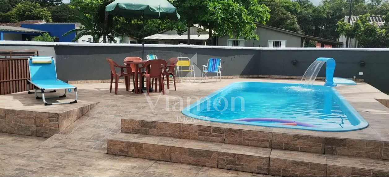 Casa Moderna com Piscina e Churrasqueira  Aceita Permuta em Cu...