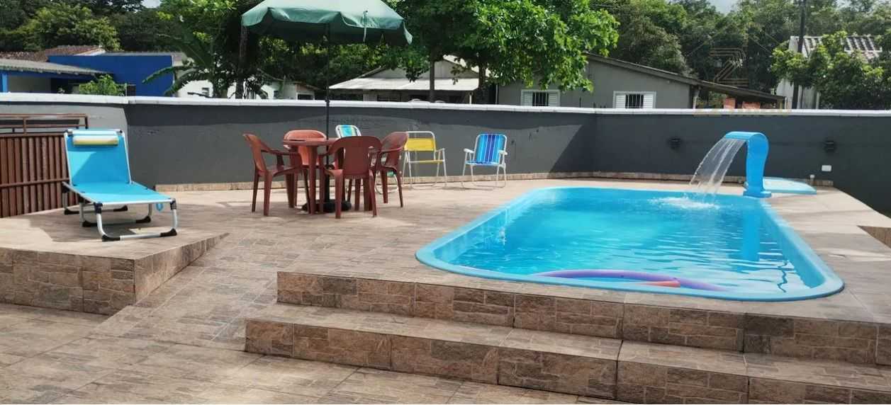 Casa Moderna com Piscina e Churrasqueira  Aceita Permuta em Cu...