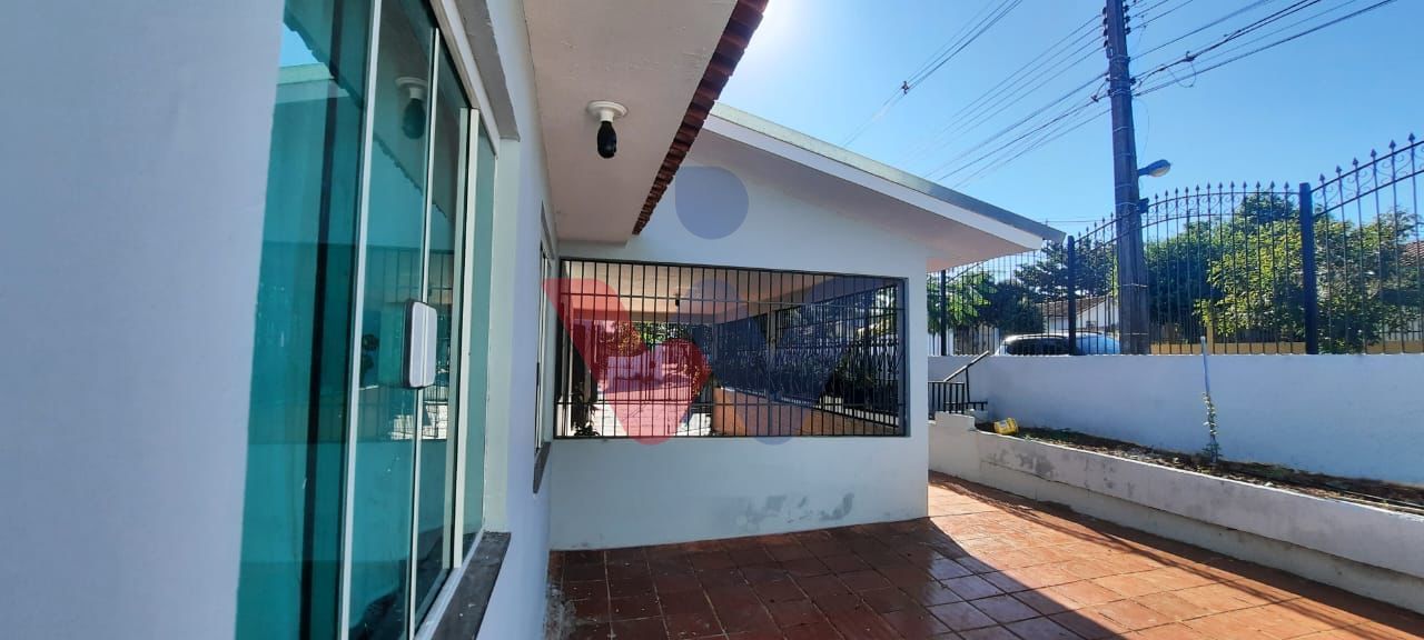 Casa com 2 Quartos e Salão Comercial de Esquina no Branca Viei...