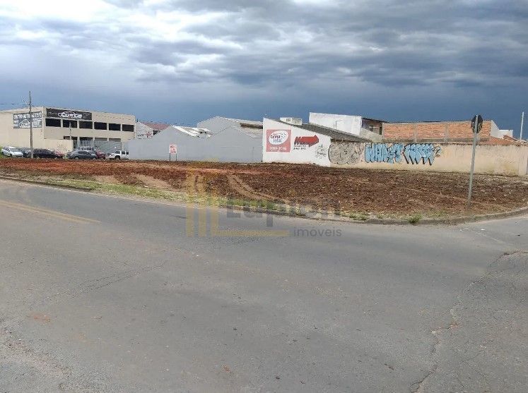 Terrenos Comerciais de Esquina no JD Guaraituba  Colombo, 606,...