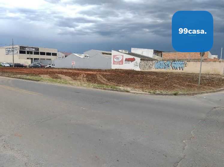 Terrenos Comerciais de Esquina no JD Guaraituba  Colombo, 606,...