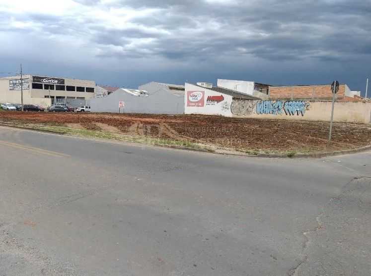 Terrenos Comerciais de Esquina no JD Guaraituba  Colombo, 606,...