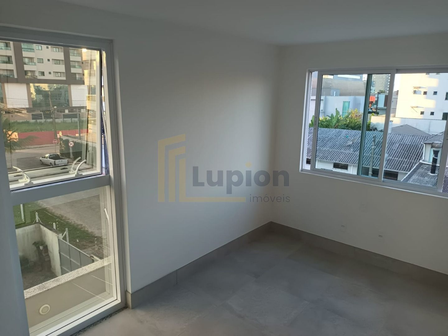 Apartamento com Suíte e Espaço Gourmet no Residencial Zeus  Po...