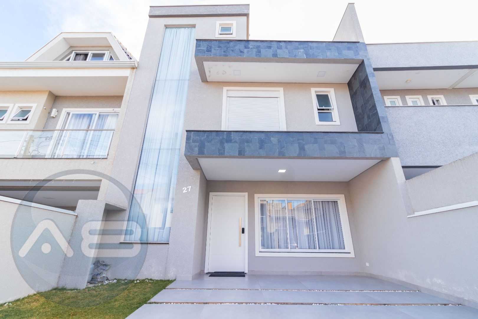 Sobrado Triplex Novo no Campo Comprido CIC com Terraço, Churra...