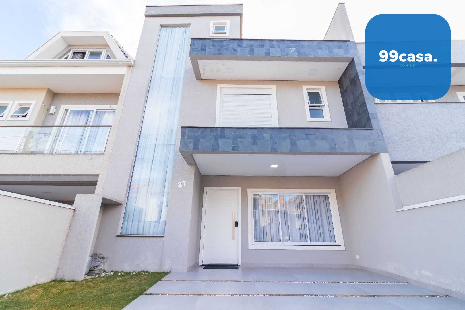 Sobrado Triplex Novo no Campo Comprido CIC com Terraço, Churra...