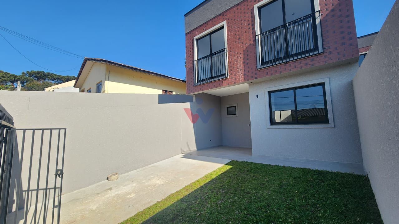 Sobrado à Venda no Santa Cândida  3 Quartos, Suíte e 2 Vagas