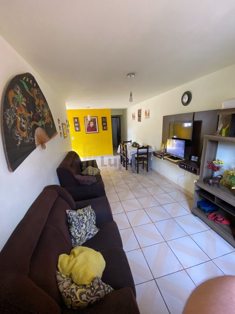 Terreno com 2 Sobrados   Casa nos Fundos no Atuba, Espaço e Lo...