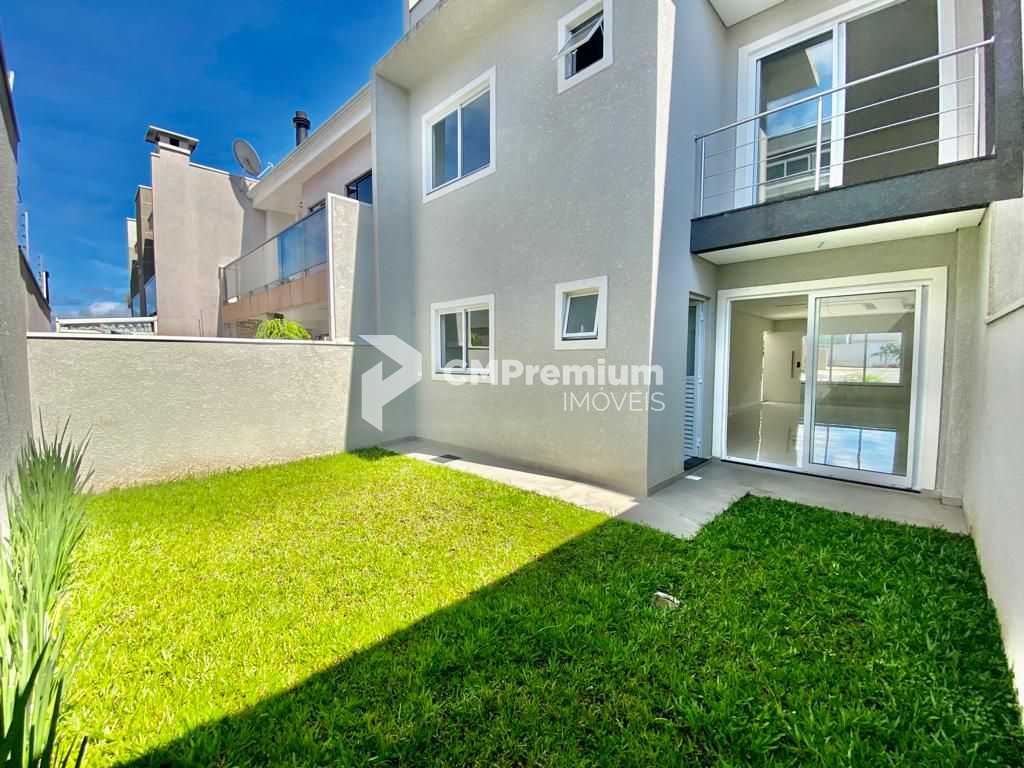 Sobrado Triplex Novo com Terraço e Churrasqueira em Condomínio...