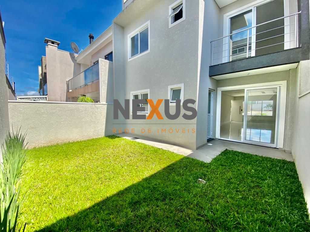 Sobrado Triplex Novo com Terraço e Churrasqueira em Condomínio...