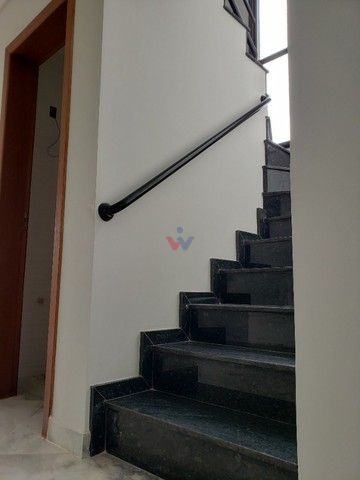 Lindo Sobrado 3 Quartos em Condomínio Fechado com Garagem e Va...