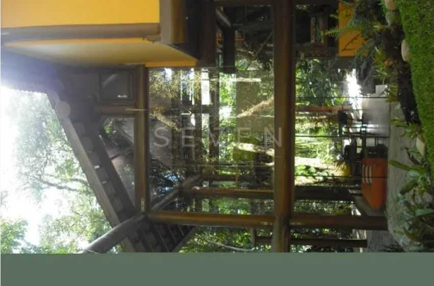 Casa de Alto Padrão em Condomínio Fechado  Quatro Barras PR