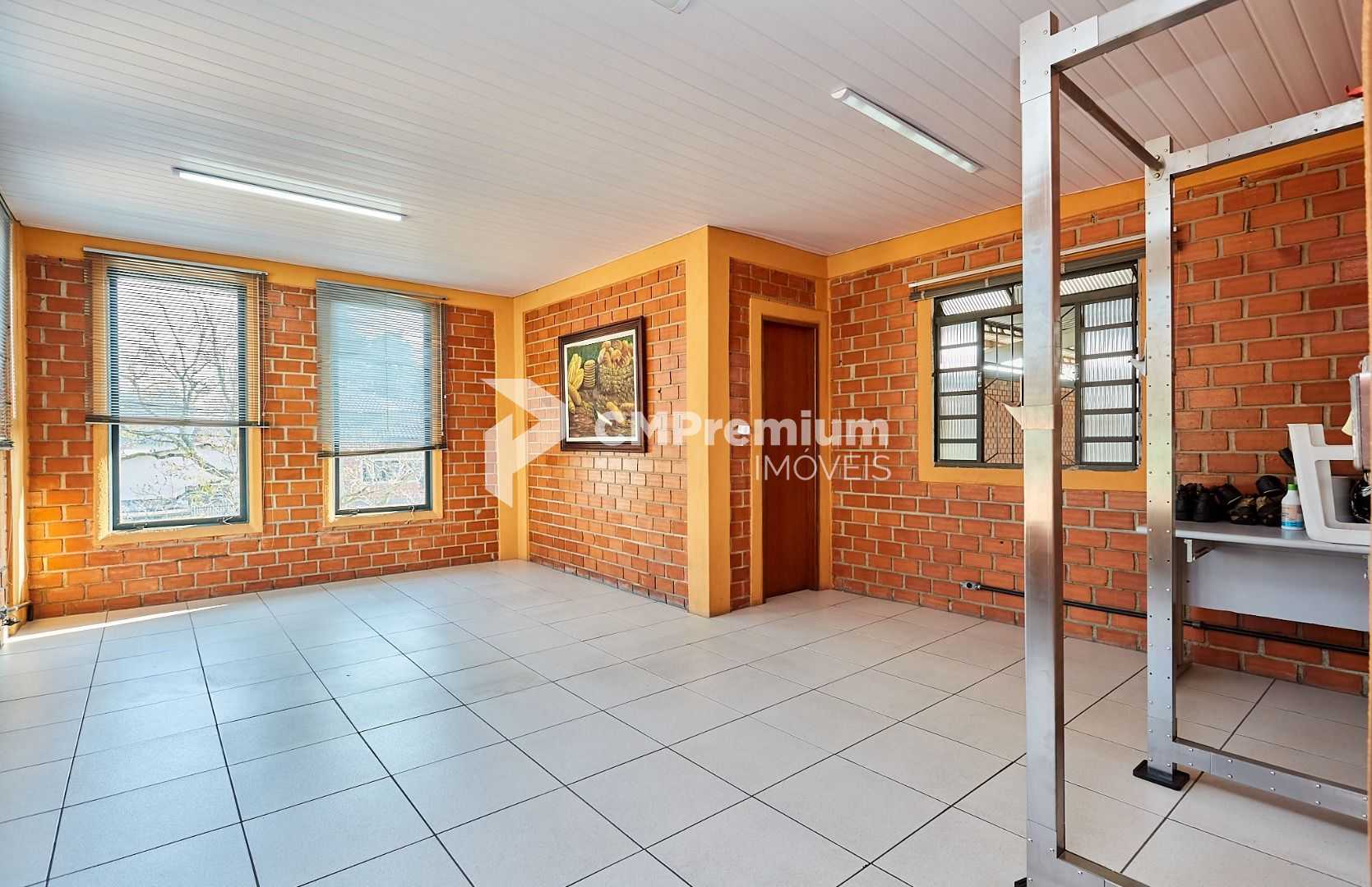 Barracão 500m  em Terreno de Esquina | Localização Estratégica...