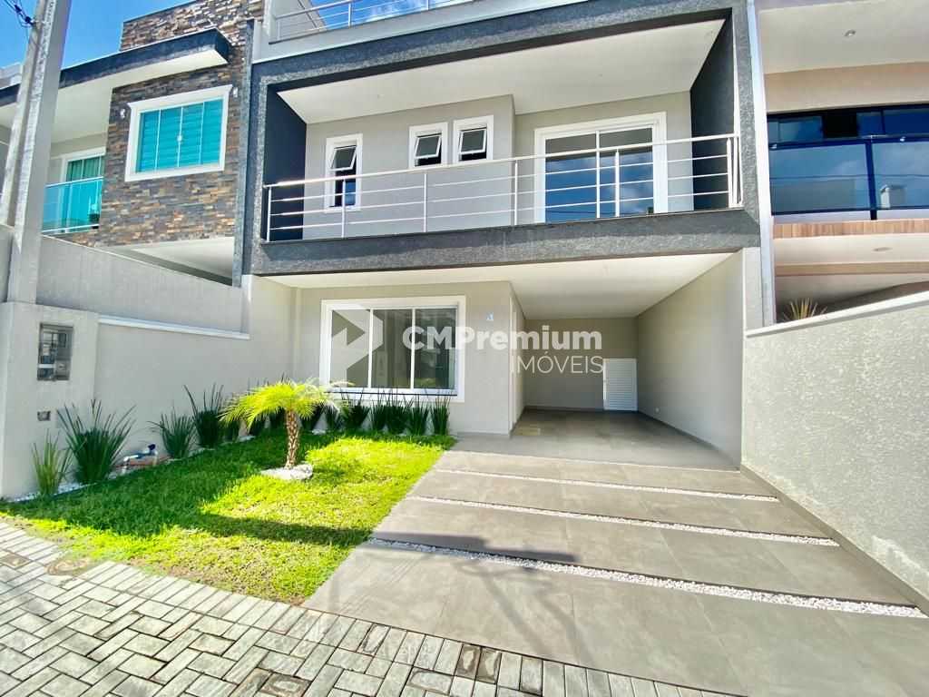 Sobrado Triplex Novo com Terraço e Churrasqueira em Condomínio...