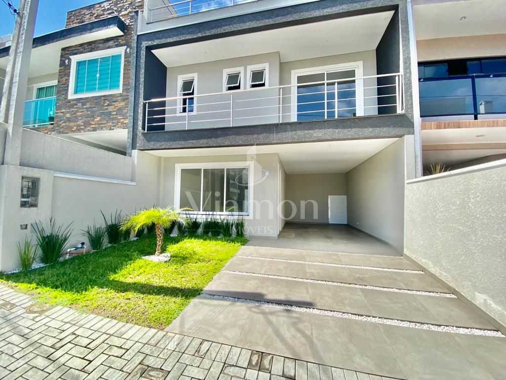Sobrado Triplex Novo com Terraço e Churrasqueira em Condomínio...