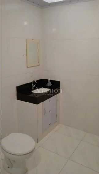 Sobrado 600 m  com Moradia e 5 Salas Comerciais  Oportunidade ...