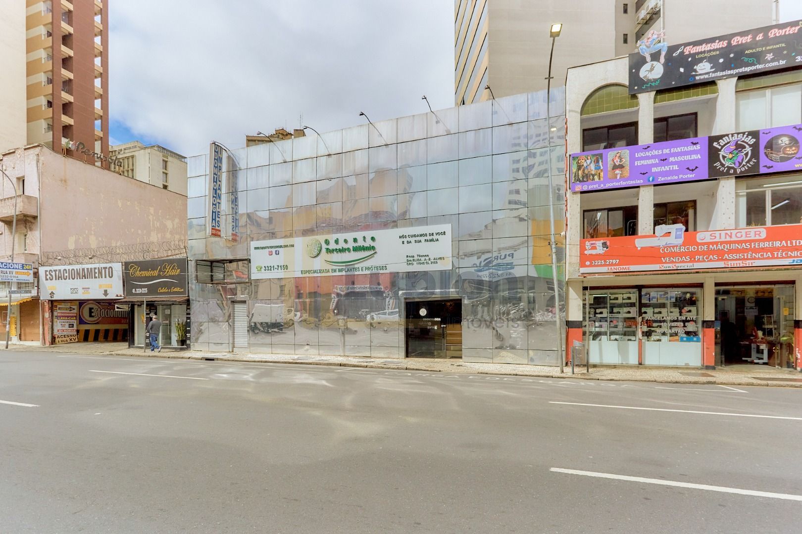 Prédio Comercial de Prestígio no Coração de Curitiba  850 m 